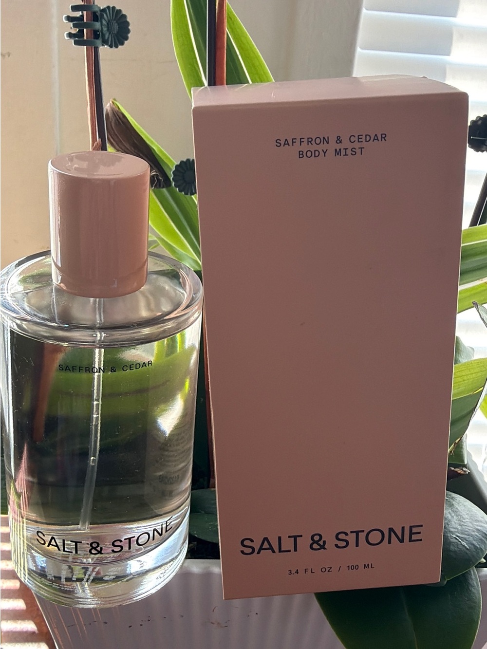 Saffron & Cedar Body Mist - Pink